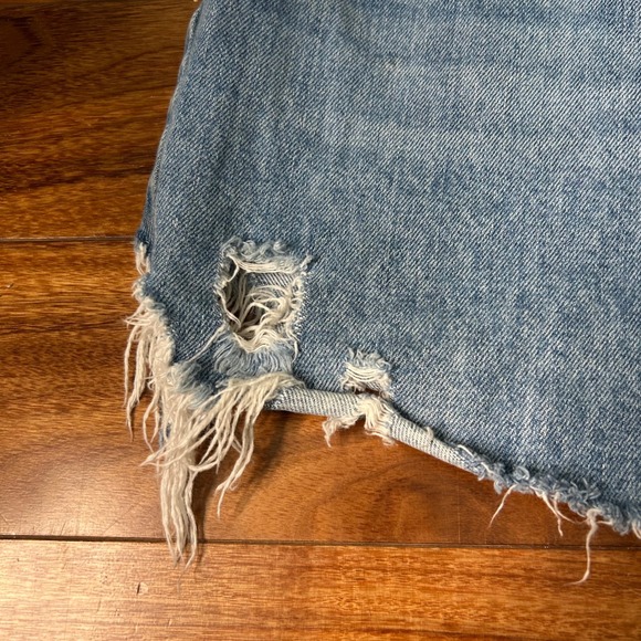 Zara Trafaluc super Distressed Denim Mini Skirt Light Wash Raw Hem Womens Medium - Picture 2 of 10